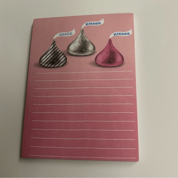 New Hershey's Kisses Pink Short Pad Hershey's Official Licensed Product Hugs - Picture 1 of 8